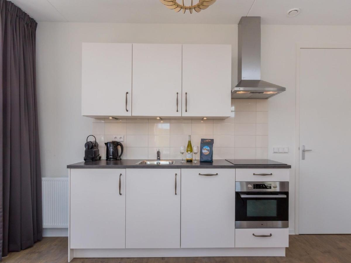 Apartment Near Beach In Заутеланде Екстериор снимка