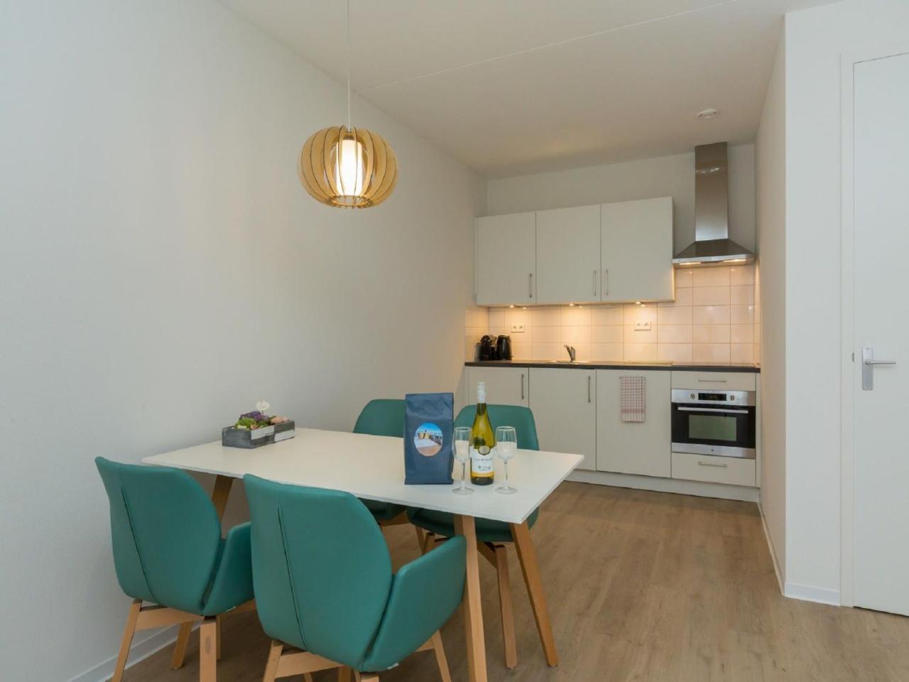 Apartment Near Beach In Заутеланде Екстериор снимка